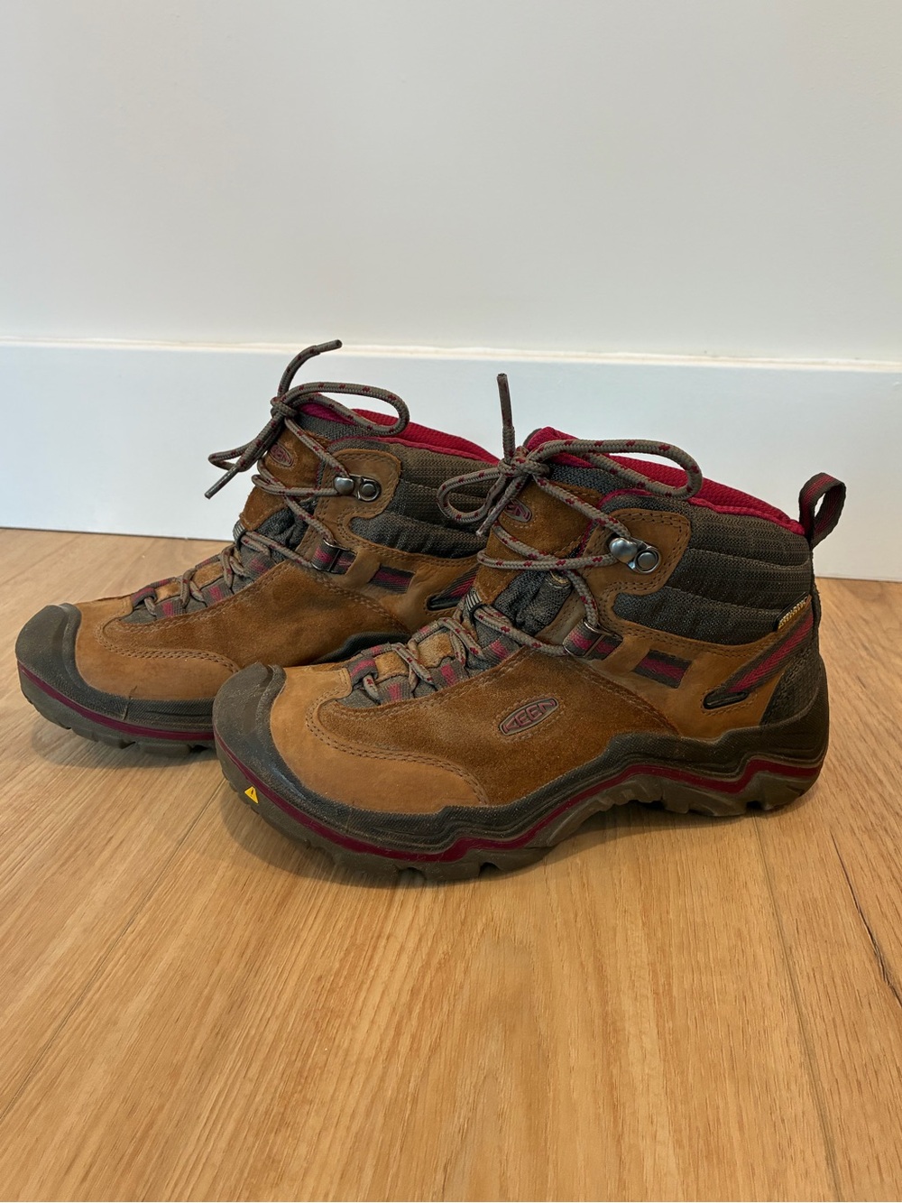 KEEN American Built Women’s Hiking Boots Size 7 Brown Leather Portland Oregon